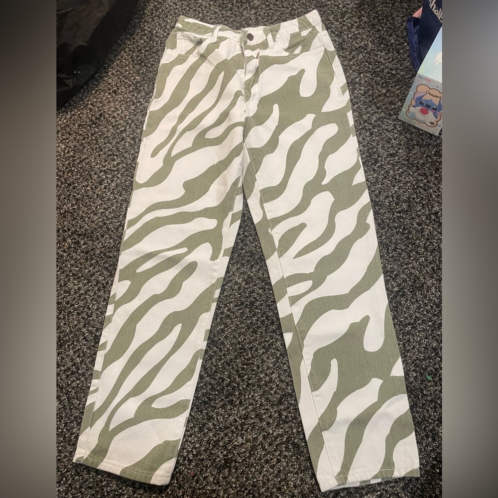 Trendy High Rise Striped Pants